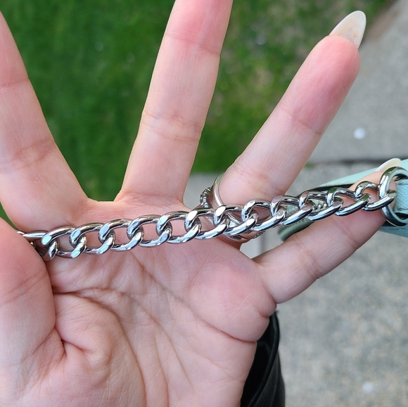 Michael Kors Cindy Large Crossbody - Picture 6 of 12